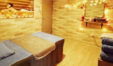 아로마 마사지는 신체적, 정신적 측면에서 다양한 효과를 제공